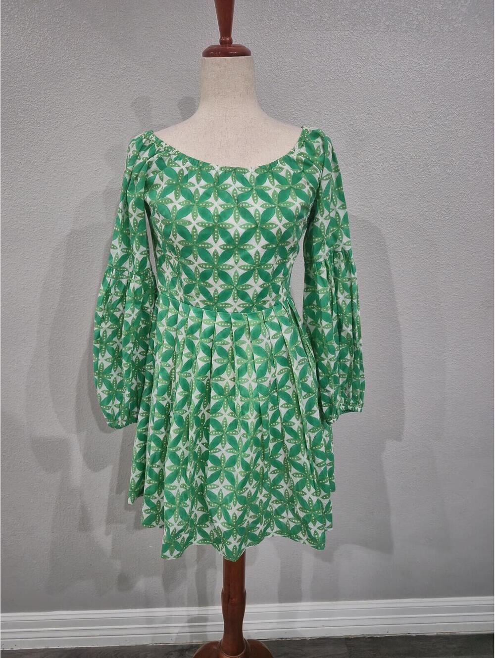 RO'S GARDEN Green Floral print Mini dress Size Smalld